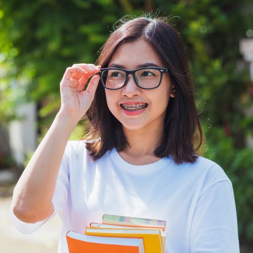 Klinik Gigi Subang Jaya - Gambar Wanita