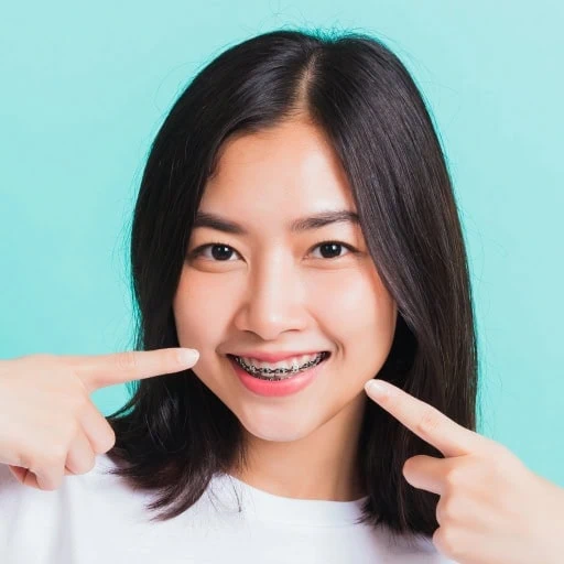 Klinik Gigi Segambut - Gambar Wanita